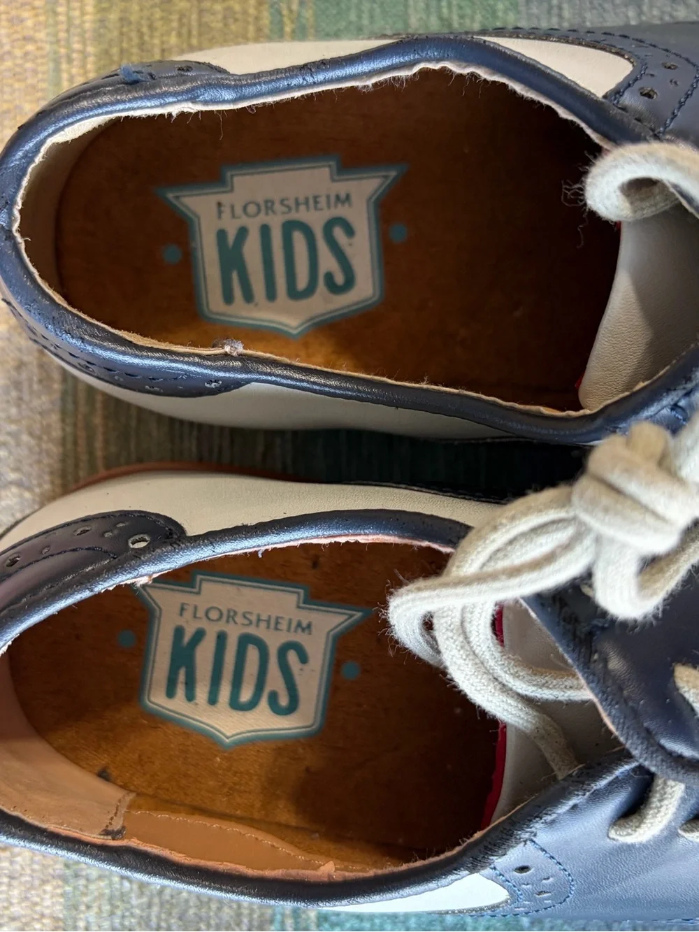 Size 4 Florsheim Kids Two-Tone Saddle Oxfords in Cream and Black worn once for E